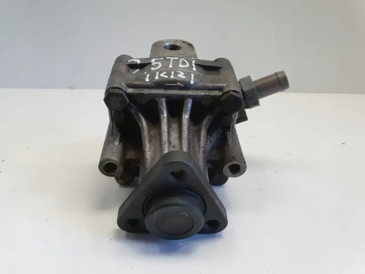 Audi A6 C4 2.5 TDI POMPA WSPOMAGANIA 048145155F