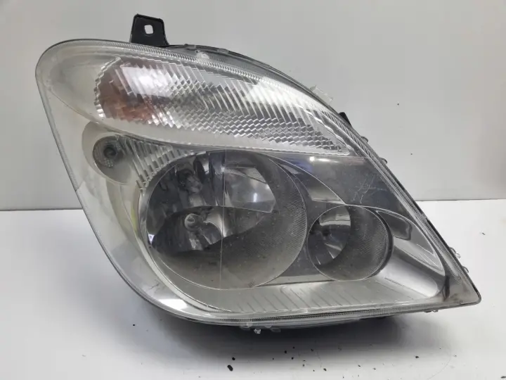 Mercedes Sprinter 906 06-13r PRZEDNIA LAMPA PRAWA prawy przód EUROPA