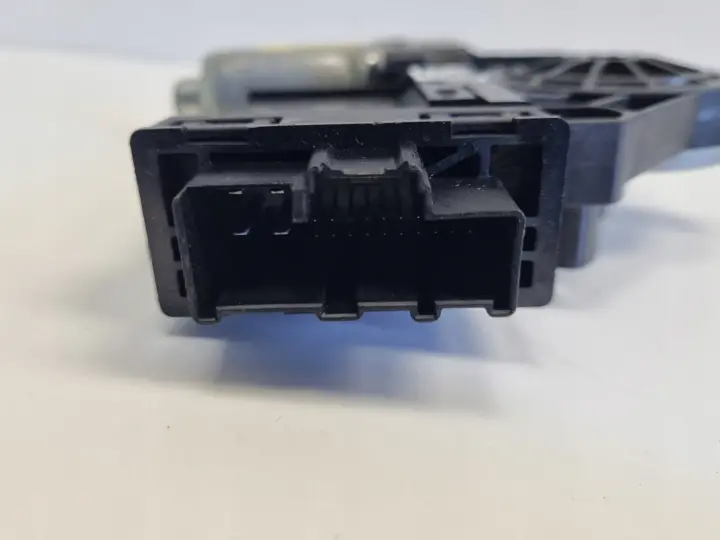 Volvo V70 III V60 I S60 II SILNICZEK SZYBY lewy tył KIEROWCY moduł 32283266