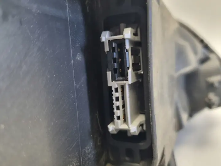Volvo XC60 LIFT XENON SKRĘTNY PRZEDNIA LAMPA LEWA lewy przód 31420249