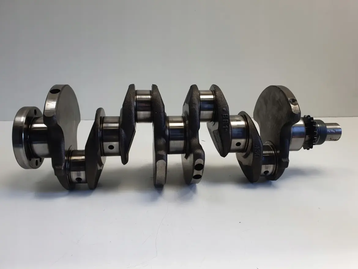 Volvo S40 II V50 2.0 D WAŁ KORBOWY 30725118 D4204T