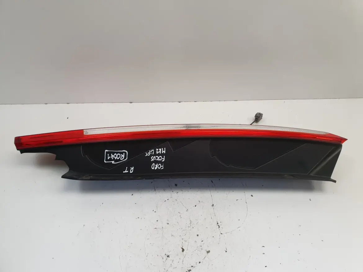 Ford Focus MK2 lift 07-11r TYLNA LAMPA PRAWA prawy tył pasażera