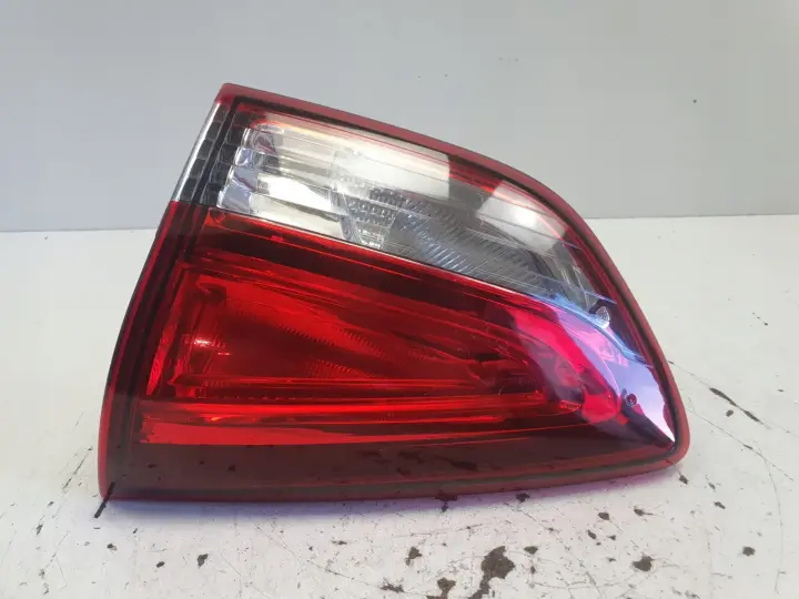 Renault Clio IV kombi TYLNA LAMPA PRAWA prawy tył W KLAPE 265502395R