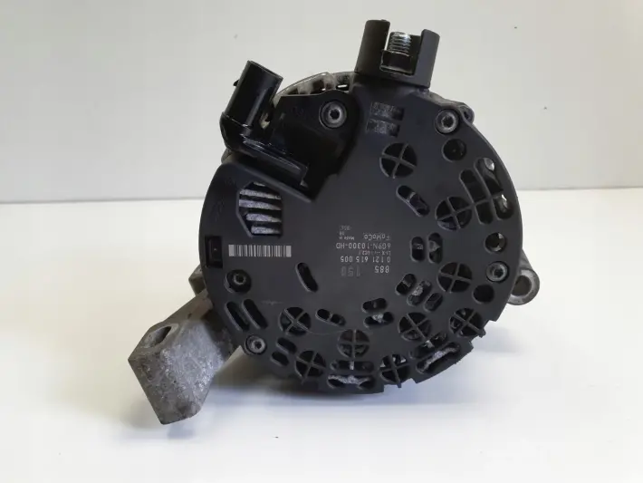 Volvo V70 III XC70 II 2.4 D5 ALTERNATOR 0121615005