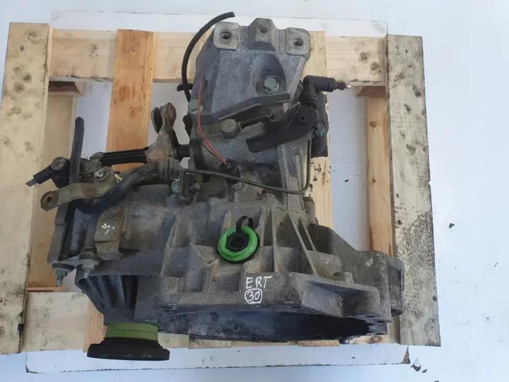 VW Bora 1.6 16V SKRZYNIA BIEGÓW ERT manualna MANUAL