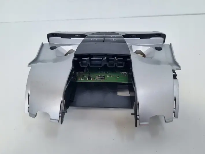 Mercedes SLK R171 LAMPKA OŚWIETLENIA KABINY Wnętrza A1718202401