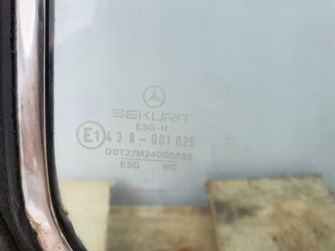 Mercedes W126 C126 SEC COUPE SZYBA LEWY TYŁ TYLNA