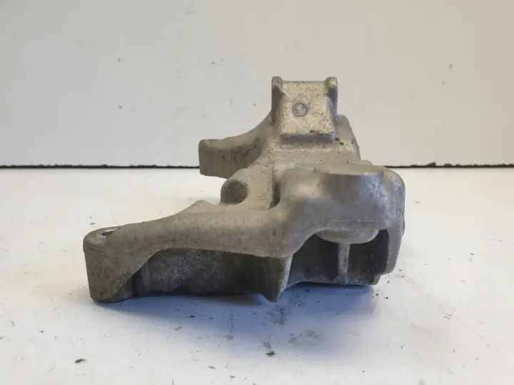 Volvo V60 II 1.5 T ŁAPA MOCOWANIE ALTERNATORA 31430702