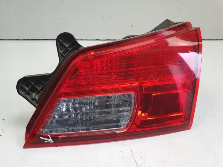 Subaru Legacy V kombi TYLNA LAMPA PRAWA prawy tył pasażera w klapę