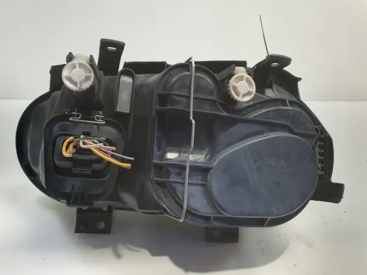VW Golf IV 97-06 PRZEDNIA LAMPA PRAWA prawy przód anglik
