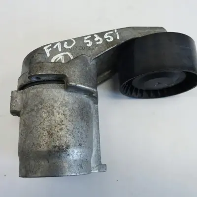 BMW F10 535 i NAPINACZ PASKA KLINOWEGO 7599097