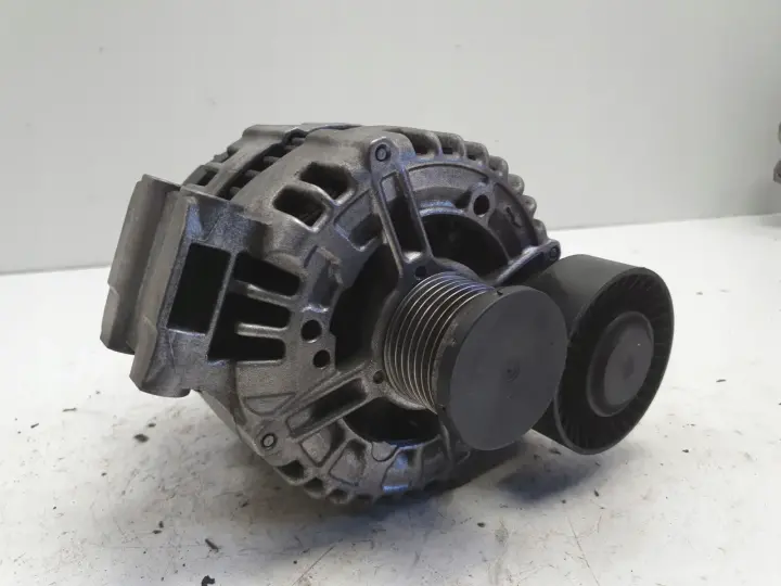 BMW E87 E90 2.0 i ALTERNATOR 0121715017