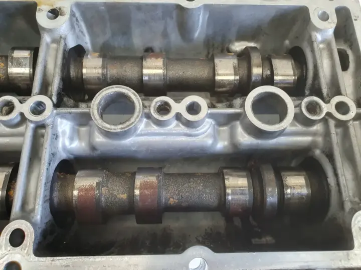 Opel Vectra C 1.9 CDTI POKRYWA ZAWORÓW wałki 55565886