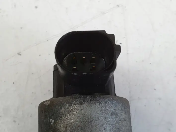 Opel Corsa C 1.2 1.4 16V ZAWÓR EGR 55556720
