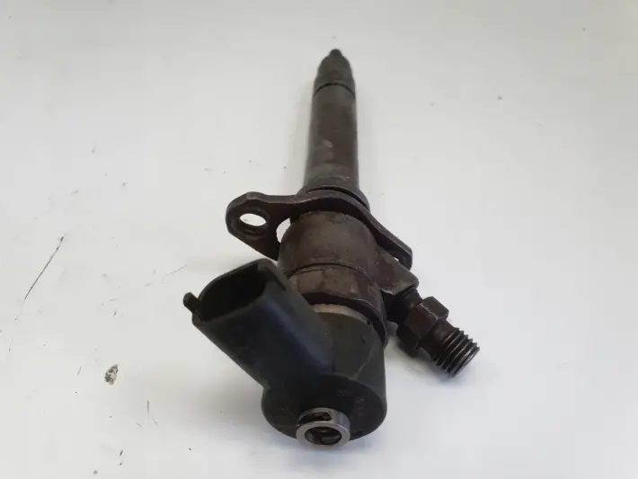 Volvo S60 I V70 II 2.4 D5 WTRYSKIWACZ wtrysk 0445110078