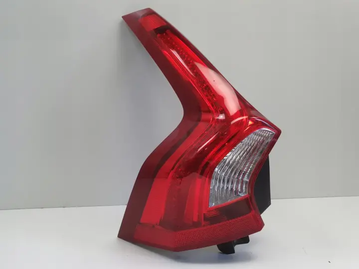 VOLVO V60 10-18r TYLNIA LAMPA LEWA LEWY TYŁ 31214963