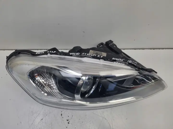 Volvo XC60 13-17r LIFT PRZEDNIA LAMPA PRAWA PRAWY PRZÓD LED europa 31420250