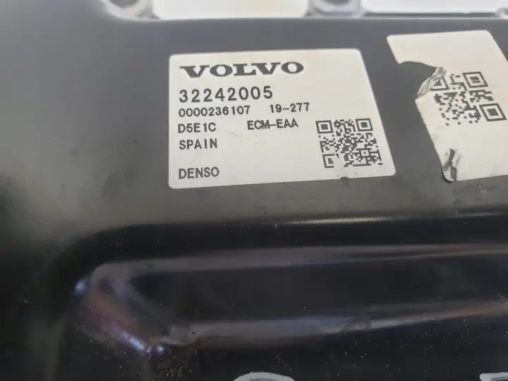 f494245b9b7c760dd5fd6ec4c2b4c5e8