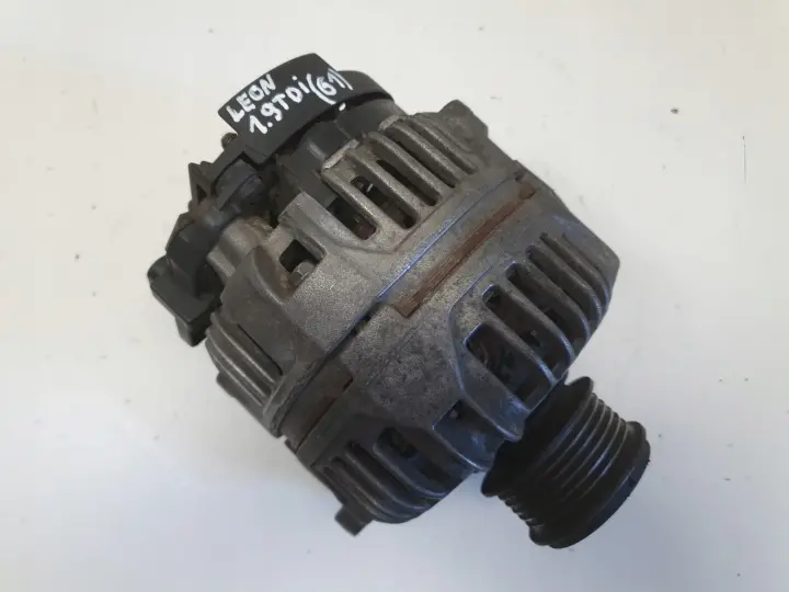 Audi A3 8L Golf IV Seat Leon 1.9 TDI ALTERNATOR 028903028E 90A