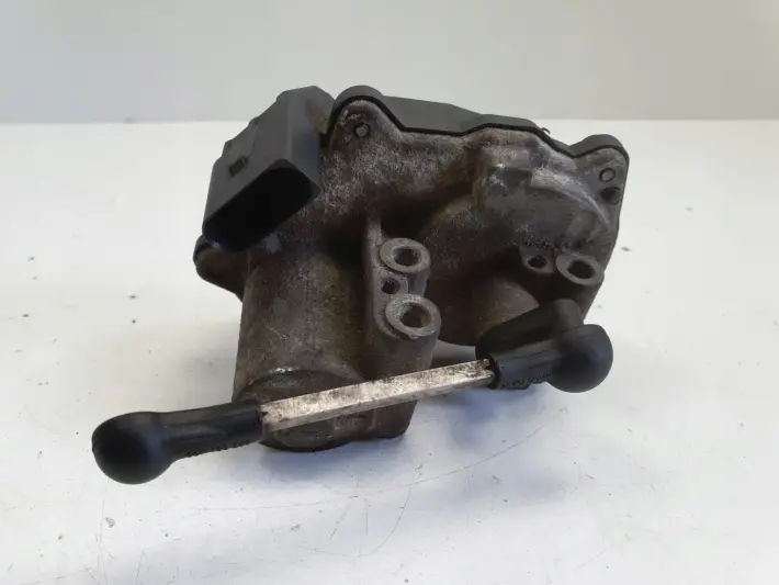 Audi A6 C6 2.0 TFSI NASTAWNIK KOLEKTORA 06F133482B