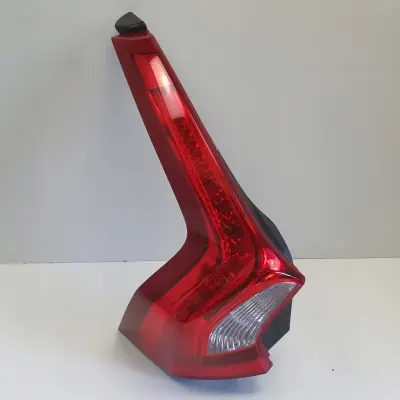 Volvo V60 I 10-18r TYLNIA TYLNA LAMPA LEWA lewy tył 31214963