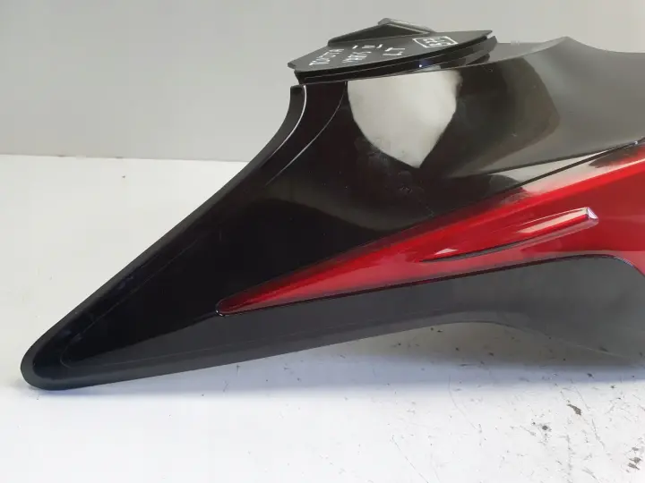 Toyota Yaris IV TYLNA LAMPA LEWA lewy tył kierowcy LED europa