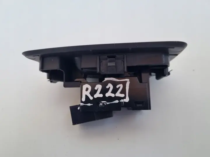 Volvo S90 II V60 II S60 III XC60 II PRAWY PANEL SZYB 31376458