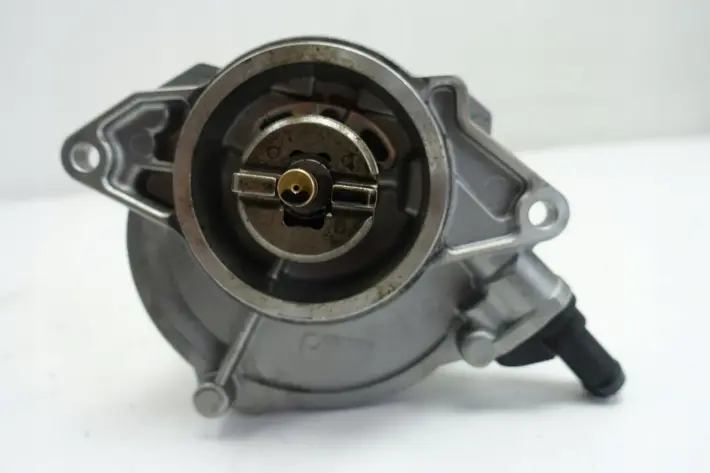 Porsche Cayenne 4.2 TDI POMPA VACUM 059145100J