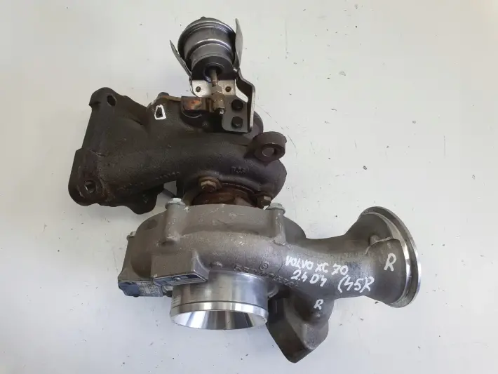 Volvo V60 S60 II XC60 2.4 D D4 TURBOSPRĘŻARKA turbo 36010145