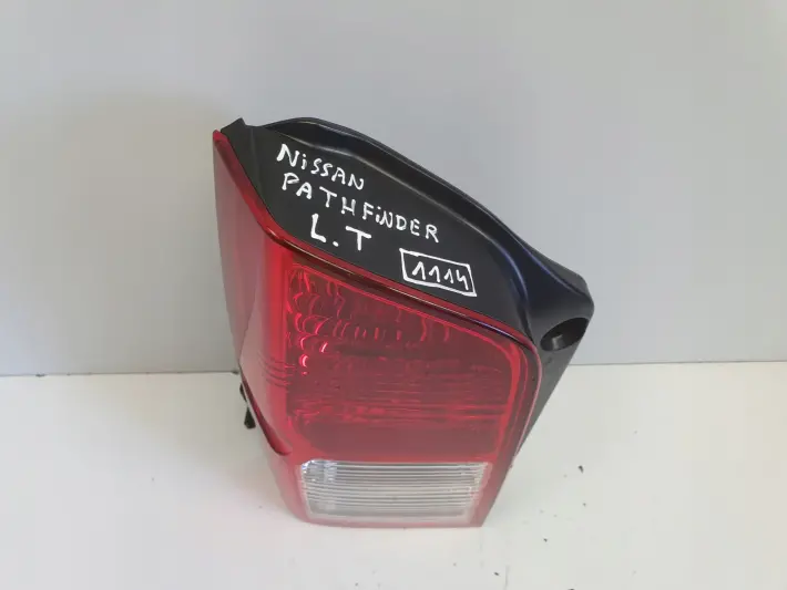Nissan Pathfinder R51 LIFT 10-14r TYLNIA TYLNA LAMPA LEWA lewy tył