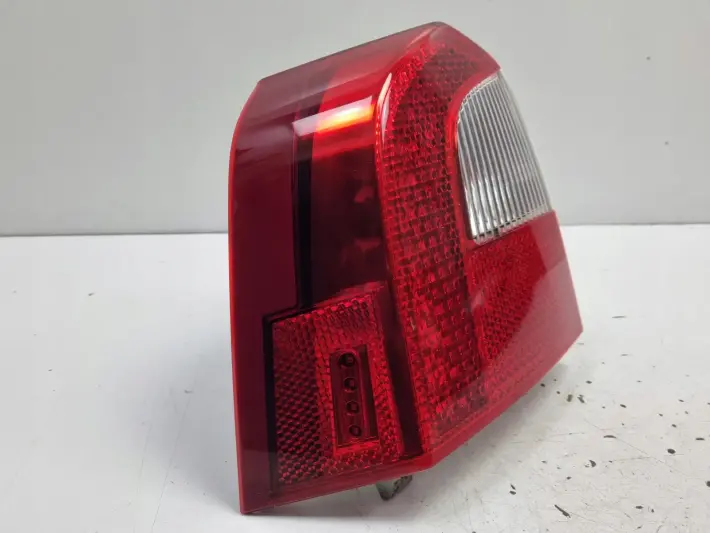 Volvo V70 III XC70 TYLNIA TYLNA LAMPA LEWA lewy tył LED 31395072