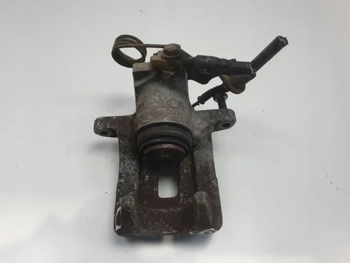 Vw Passat B5 Audi A4 B5 ZACISK HAMULCOWY Lewy tył kierowcy