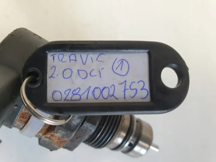 Opel Vivaro 2.0 DCI CZUJNIK PALIWA zawór