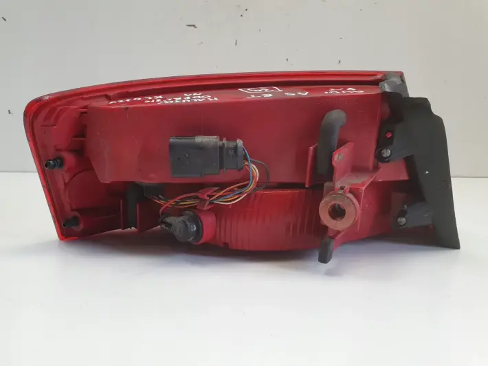 Audi A5 8T Coupe 07-16r TYLNA TYLNIA LAMPA LED PRAWA PRAWY TYŁ 8T0945096B