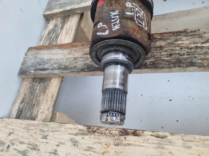 Toyota Hilux VII 3.0 D4D LEWA PRZEDNIA PÓŁOŚ półośka lewy przód 43430-0K030