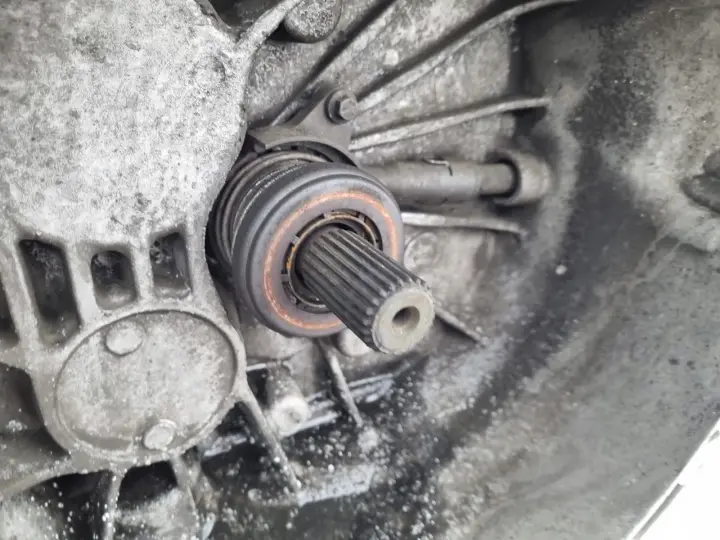 Volvo S60 II V60 2.0 D4 SKRZYNIA BIEGÓW manualna GU1R-7002-AEC