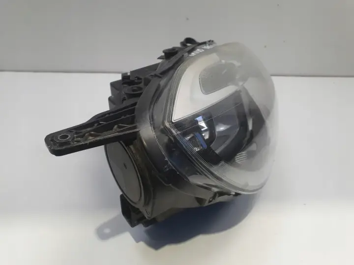 VOLVO V40 II 12-19r PRZEDNIA LAMPA PRAWA PRAWY PRZÓD europa 31283327