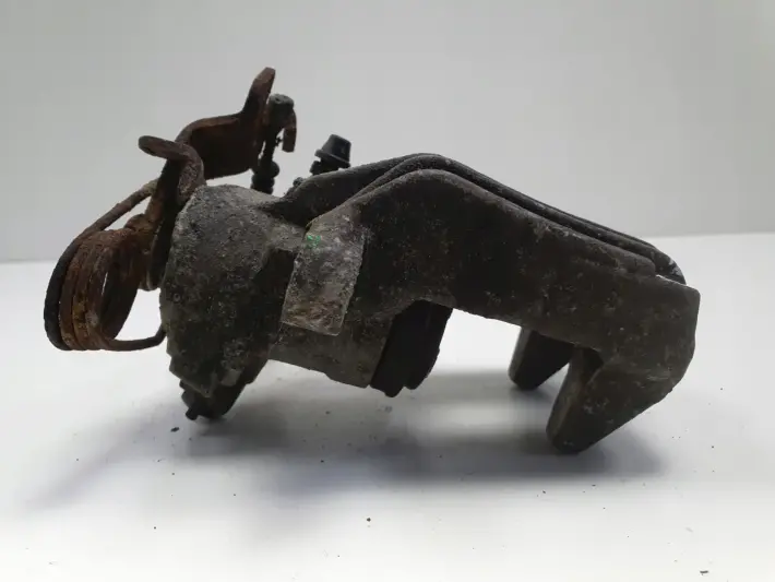 Vw Passat B5 Audi A4 B5 ZACISK HAMULCOWY Prawy tył pasażera