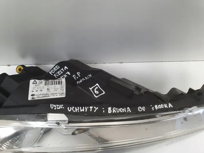 Ford Fiesta MK7 08-17r PRZEDNIA LAMPA PRAWA PRAWY PRZÓD anglik