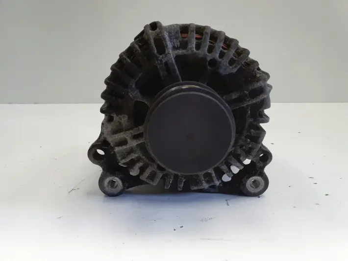 VW Touran I 2.0 TDI ALTERNATOR 06F903023C valeo 140A