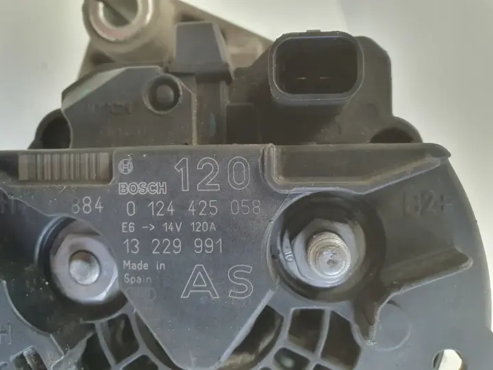 Opel Vectra C 1.9 CDTI ALTERNATOR bosch 0124425058