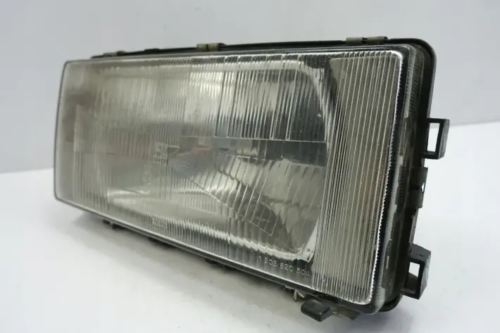 Volvo 740 760 PRZEDNIA LAMPA prawa EUROPA 3 piny