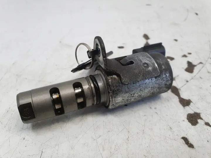 Ford C-Max II 1.6 16V 10-19r ZAWÓR FAZ ROZRZĄDU 4M5G6L713AE