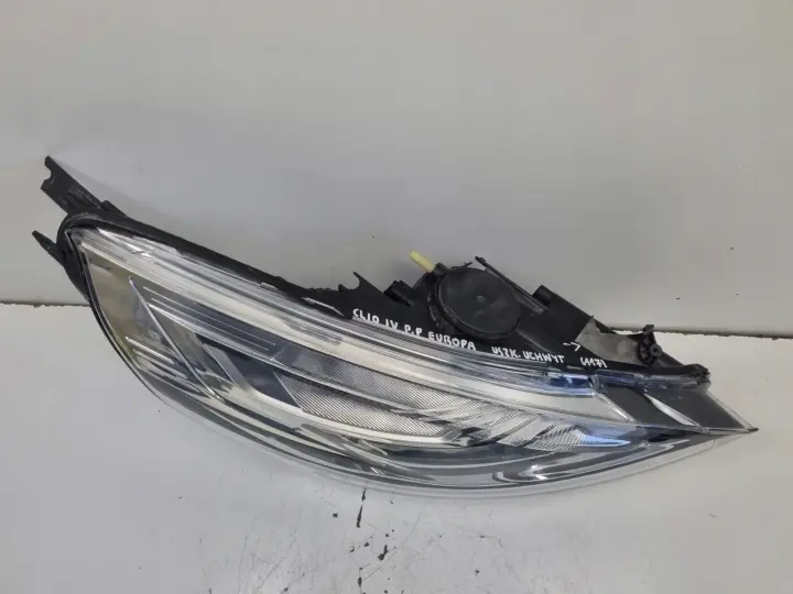 Renault Clio IV 16-20r LIFT PRZEDNIA LAMPA PRAWA PRAWY PRZÓD 260100653R