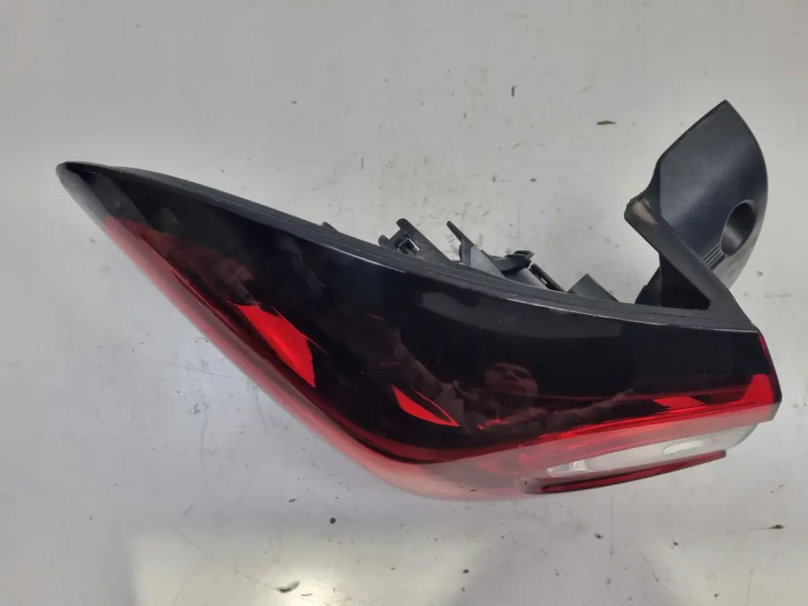 Renault Captur LIFT 17-19 TYLNIA TYLNA LAMPA LEWA lewy tył ŁADNA 265557849R