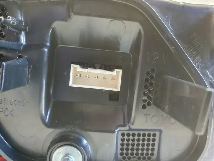 Toyota CAMRY VIII 8 2019r LED TYLNIA TYLNA LAMPA LEWA lewy tył