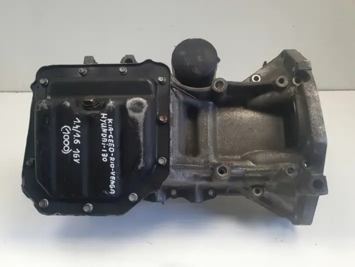 Hyundai i30 1.4 1.6 16V MISKA OLEJOWA oleju 21135-2B000