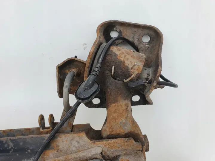 Skoda Roomster TYLNA BELKA ZAWIESZENIA TYŁ OŚ