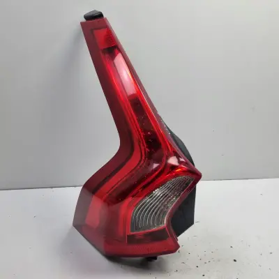 Volvo V60 10-13r TYLNIA TYLNA LAMPA LEWA lewy tył 31214963