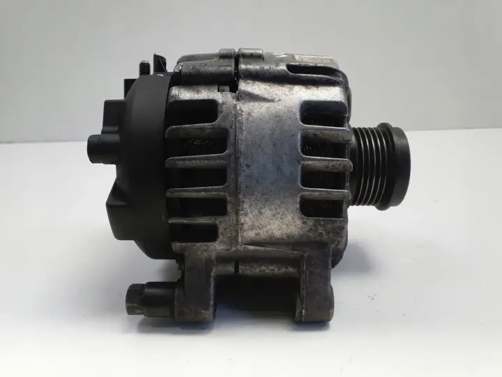 Volvo V40 II 1.6 D2 ALTERNATOR 30659390 valeo 150A